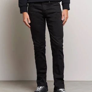Replay Jeans Jondrill - Svarta Replay jeans, modell Jondrill, i storlek W30 L34, och inga defekter eller slit på dem. Bara att fråga om du undrar något👍🏻