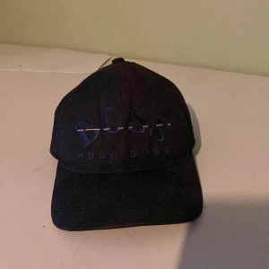 Hugo boss  - Hugo boss keps limited edition kan gå ner k pris snabb affär 