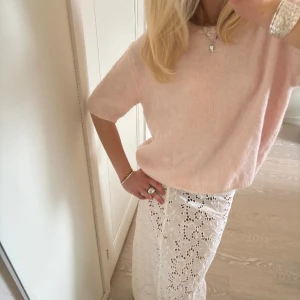 Stickad Tshirt i alpackaull  - Superfin tshirt i alpackaull från lindex som är sparsamt använd och har inga defekter💕 storlek L men sitter bra på mig som normalt har xs-s