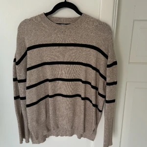 BIK BOK tröja i storlek XS - Fint skick, skönt material 