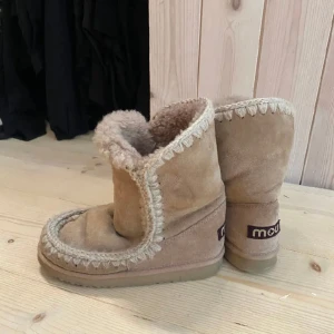 Mou skor - SUPER snygga i jätte bra sick!!