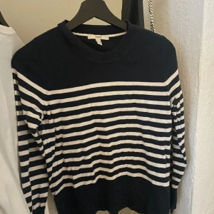 Esprit tröja - Tröja från esprit i storlek s, knappt använd, 150kr