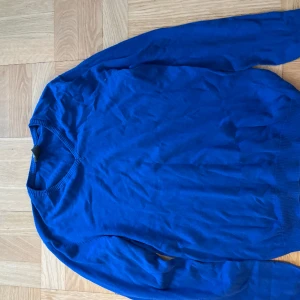 Hm pullover - En pullover från hm aldrig använd men riktigt fräsch skick 10/10 bara höra av er för fler bilder