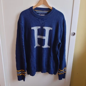 Tommy Hilfiger Tröja  - Storlek:XL i bra skick 