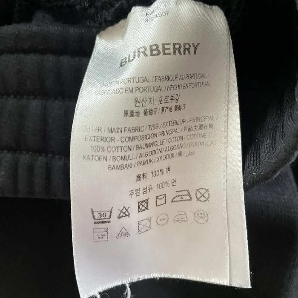 TB burberry sweatpants  New Price 6689 Size S/M  Oversize . Jeans & Byxor.