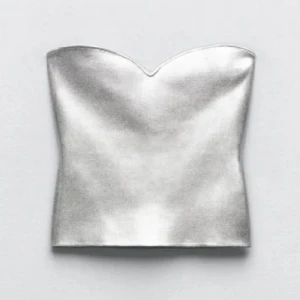 Silver topp - Jättesnygg och gullig silver topp från Zara, använd en gång!