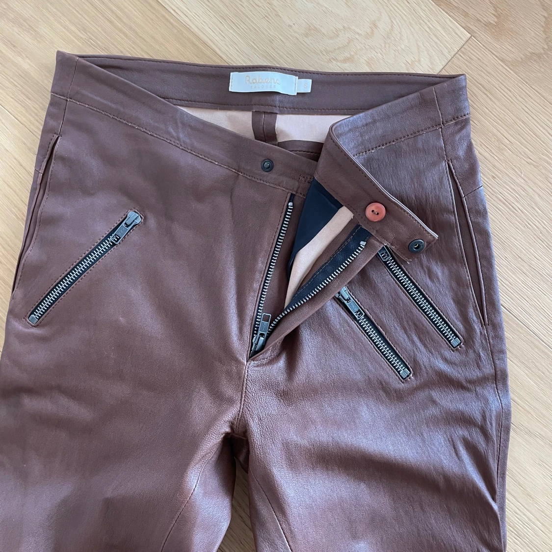 Rabens Saloner skinnbyxor Chestnut  - 91