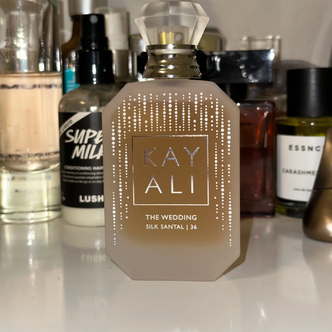 Kayali Silk Santal - 90