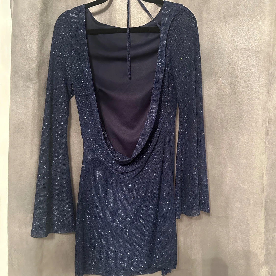 Glittrig klänning - 90