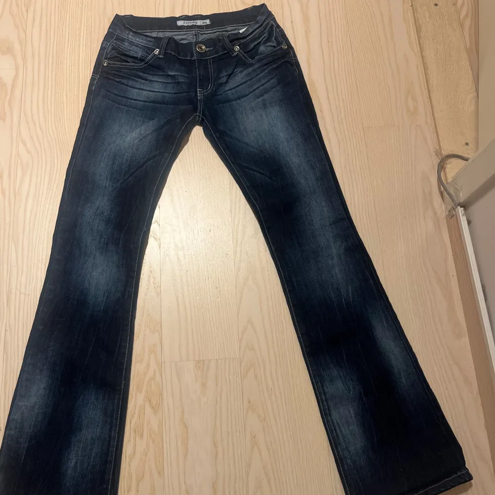 Jättesnygga Low waist jeans, stretchigt material💗. Jeans & Byxor.