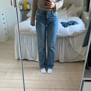 Blåa jeans  - Super fina raka blåa jeans 