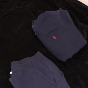 Polo hoddie och byxor  - Polo byxor och byxor i gott skick Storlek XL  