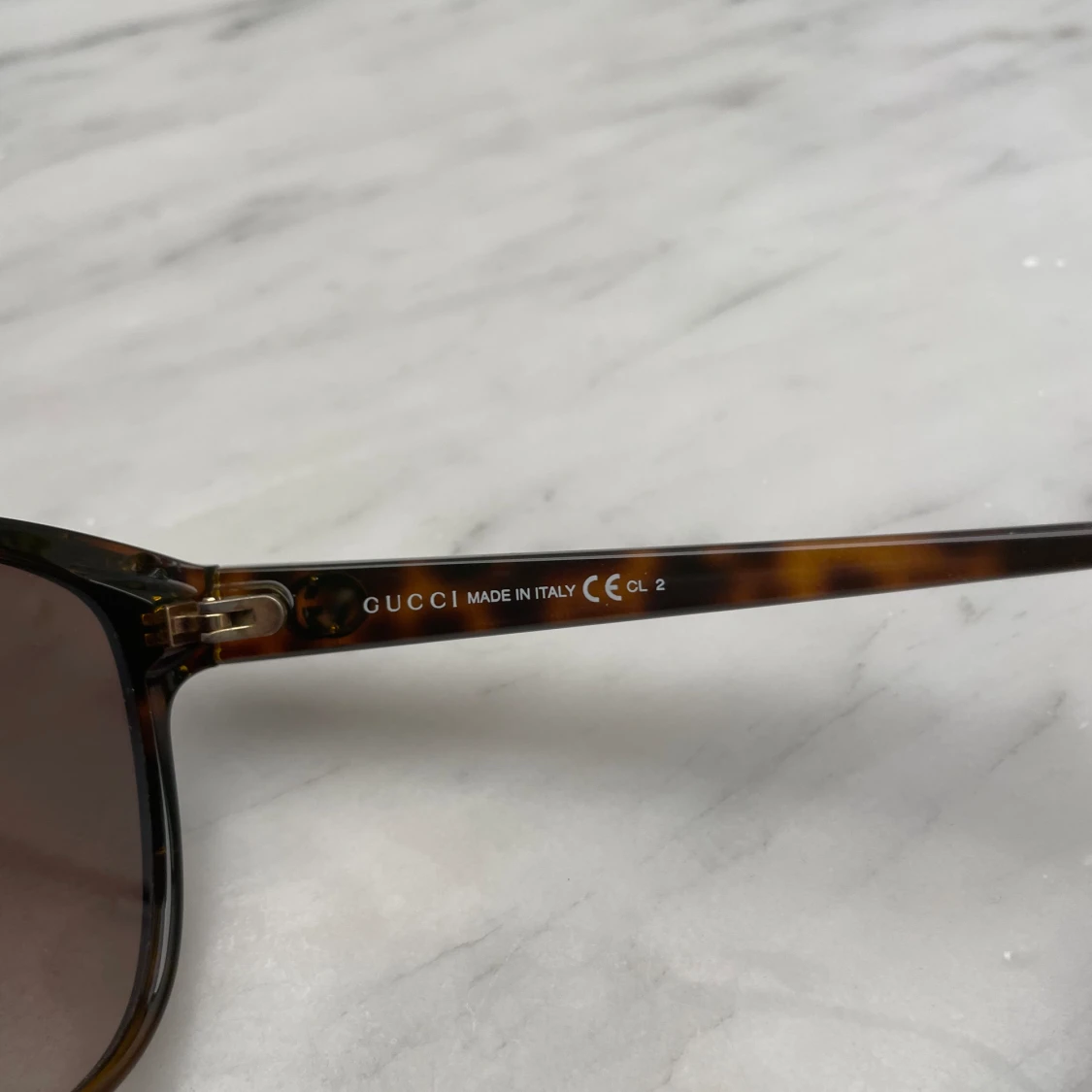Fina Gucci solglasögon  - 92