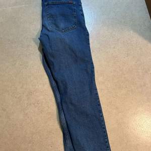 Oanvända jeans från Straoup i storlek 34 😍bra skick👌