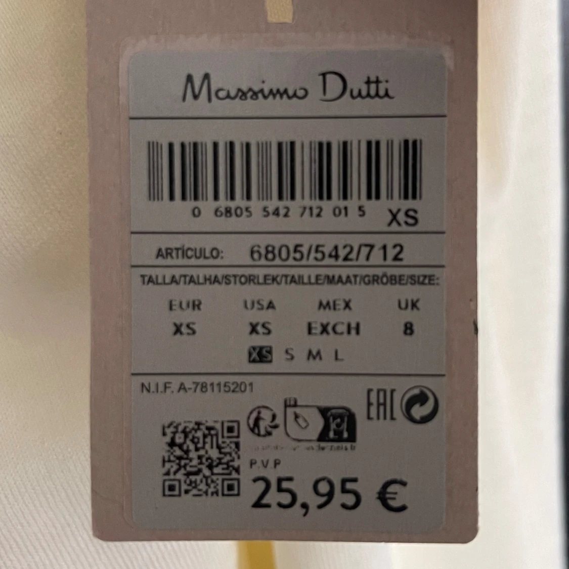 Linne med svarta band🤍 - 93