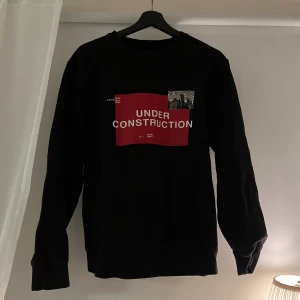Svart sweatshirt - Storlek S🌸 Använd ett fåtal gånger