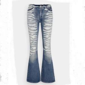 Super coola jeans från jaded london i nyskick! Säljer då de inte kommit till användning😊 lånade bilder. Fråga gärna frågor💗 tryck gärna på köp nu💗