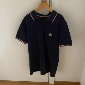 Moncler pike - Moncler pike i Cond 9/10! Allt og medföljer!