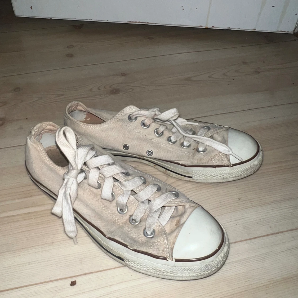 Fett schyssta converse låga vita 37
