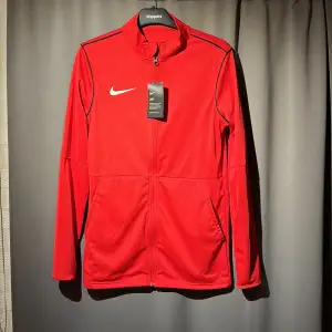 Sport Nike tröja! Som är helt ny! Köpt från Zalando!