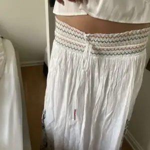 Zara lång kjol i storlek S använd 3 gånger ❤️ kan mötas upp eller frakta ❤️