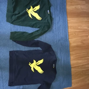 Lyle n scott - Två stycken tröjor lyle n scott. Den gröna är strl 10-11 år, den blåe är strl 14-15 år.