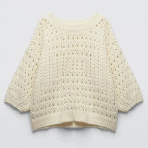 Trekvartsärmad zara tröja  - Fin stickad tröja från zara💕 finns inte längre!kan tänka mig gå ber i pris vid snabb affär!💕💕💕