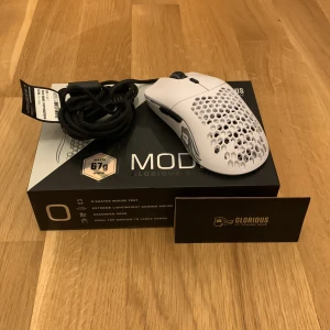 Gamingmus glourious Model O - Gaming mus i bra skick säljer pga att jag inte använder den längre. Kommer med original förpackning, ställ frågor om ni undrar något MVH😊