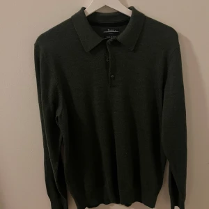 Långärmad piké - Tja säljer nu denna stickade piké som knappt kommit till användning. Skriv vid mer frågor eller funderingar!