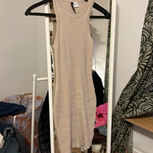 Beige klänning - Gott skick 