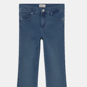 Jeans Only  - Jätte snygga jeans till salu de är använda men inte inget farligt. Säljer dom för dom har blivit korta på mig!