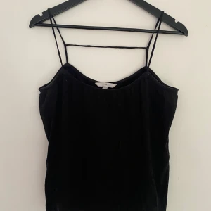 Svart linne - Bra skick. Tyget är som linne.