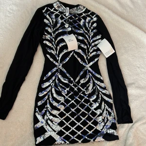 Klänning  - Ny skick