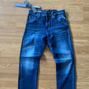 Replay jeans  - Riktigt feta Replay jeans splitter nya med tags och allt!😍 bara skriva vid funderingar!!