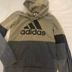 Adidas tröja  - Fina adidas Hoodie strl S 