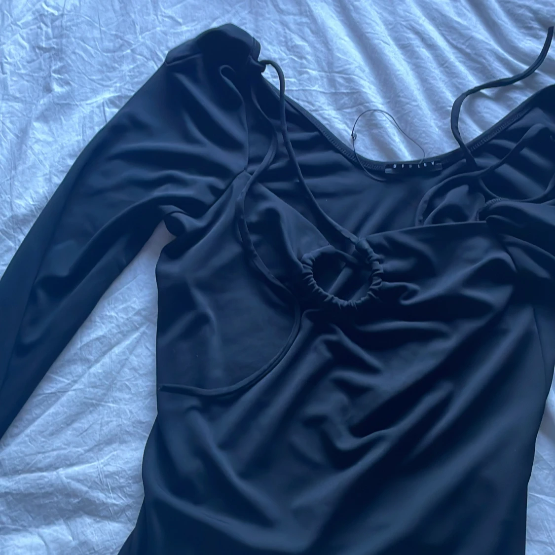 U ringad topp med band  - 90