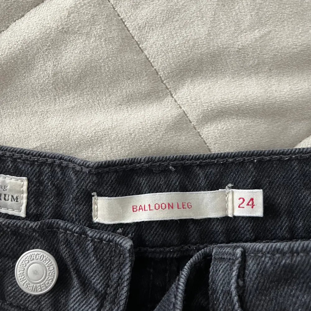 Fina jeans som inte kommer till användning. Fint skick💗. Jeans & Byxor.