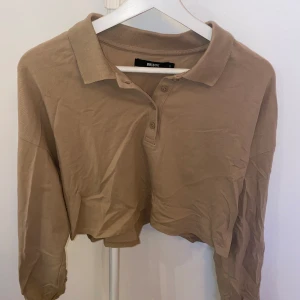 Beige tröja - Storlek: S