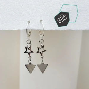 Handgjorda örhängen  - Handgjorda örhängen ● Material- rostfritt stål ●Örhängeskrokar - rostfritt stål ●Längd -4,3cm .Vattentåliga, ändrar inte färgen! Följ:@ekjewelryofficial . 