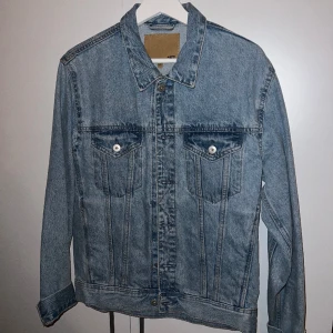 Jeans Jacka Lager157 - Använder ej längre, men den är i bra sick 
