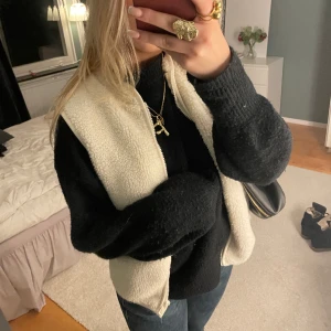 fleece - skit snygg fleece väst😇😇