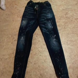 Dsquared2 jeans  - Oanvända d2 jeans. Finns 2 par. Malmö eller fraktar 