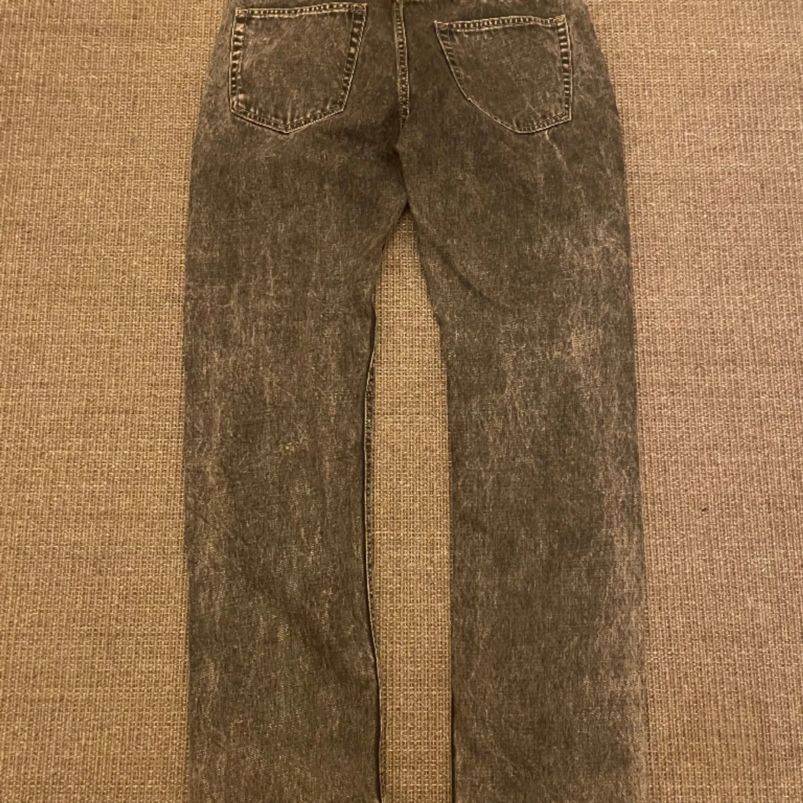Gråa jeans