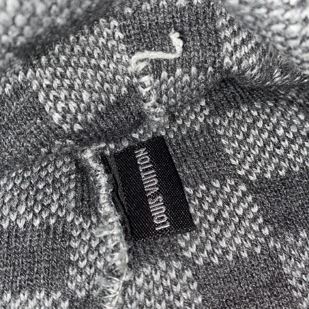 En Louis Vuitton 1.1 mössa i bra skick knappt använd. Ny tvättad och redo för användning hör av er vid intresse.. Accessoarer.