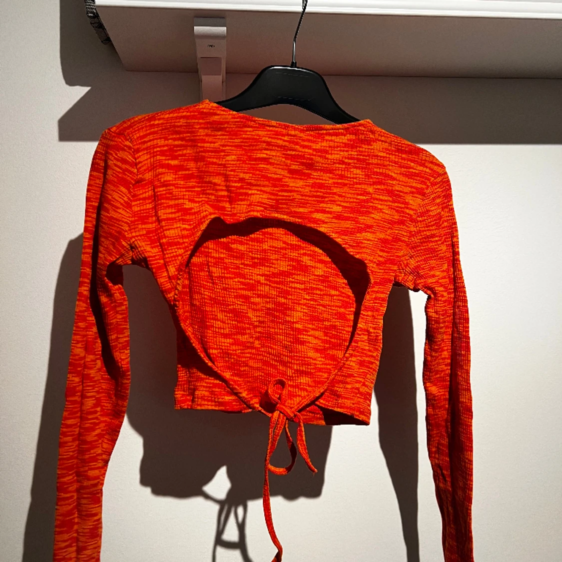 Långärmad kroppad tröja - 90