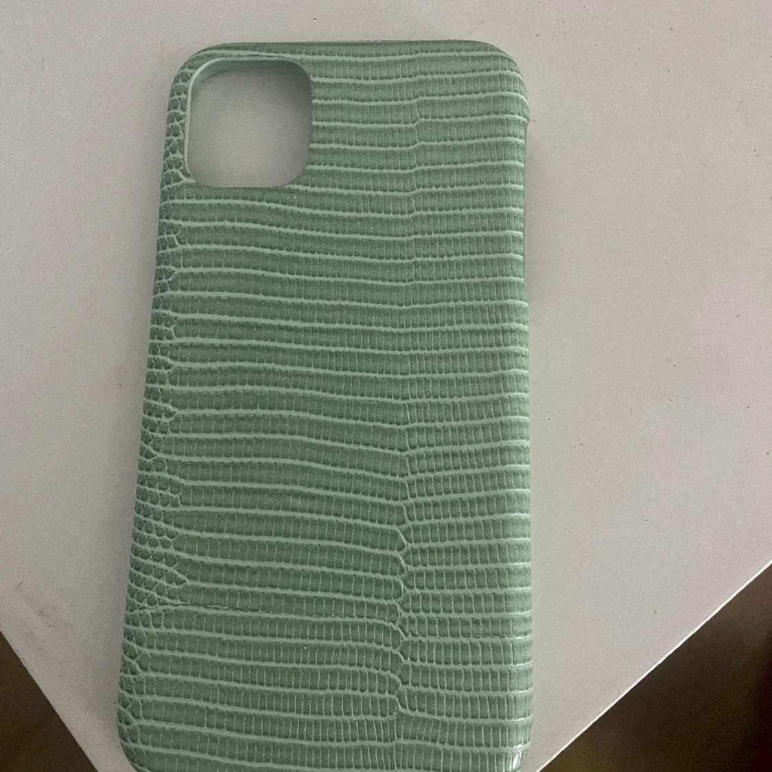 Två gröna skal till iPhone 11/xr