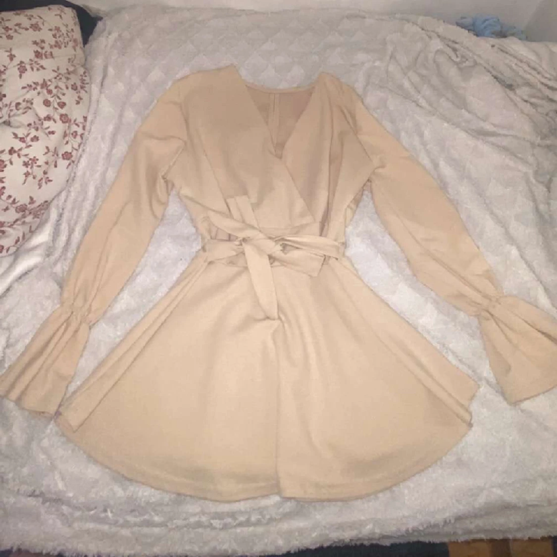 Gullig kort dress M - 90