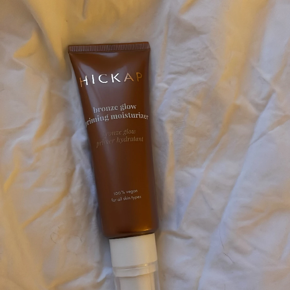 Hickap bronze glow priming Moistrurizer  - 90