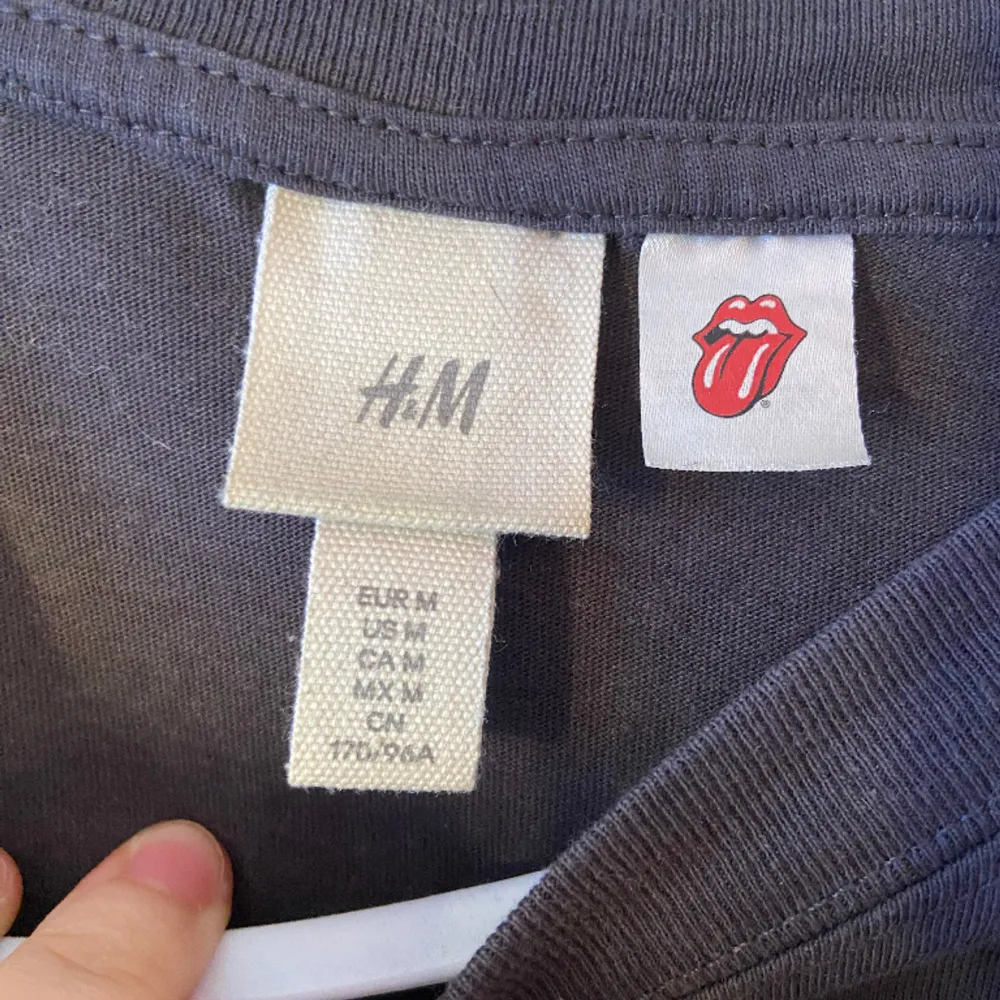Oversized Medium, Rolling Stones T-Shirt, Köpt på H&M. inga defekter, super fint skick. Nypris: 200:-. T-shirts.