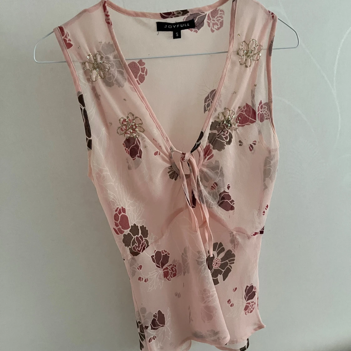 Söt topp med guldpaljett detaljer - 90